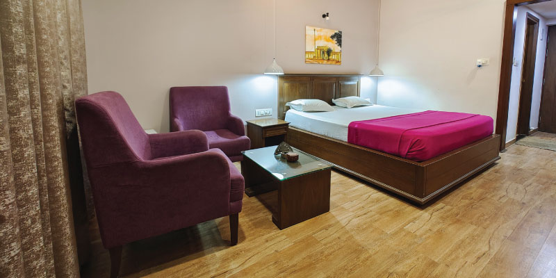 Deluxe AC Double Room /website/images/rooms/double-ac-room/double-ac-room-1.jpg